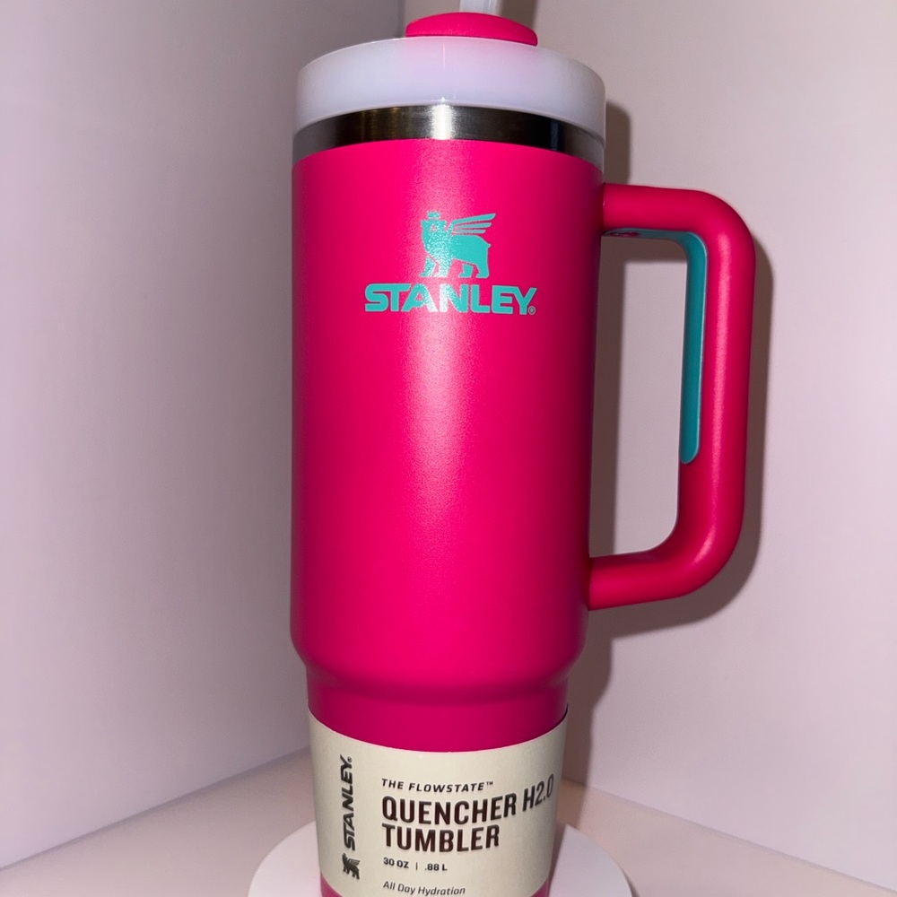 Stanley Passion Pink Quencher H2.0 Tumbler 30 oz - Beautiful pink and turquoise